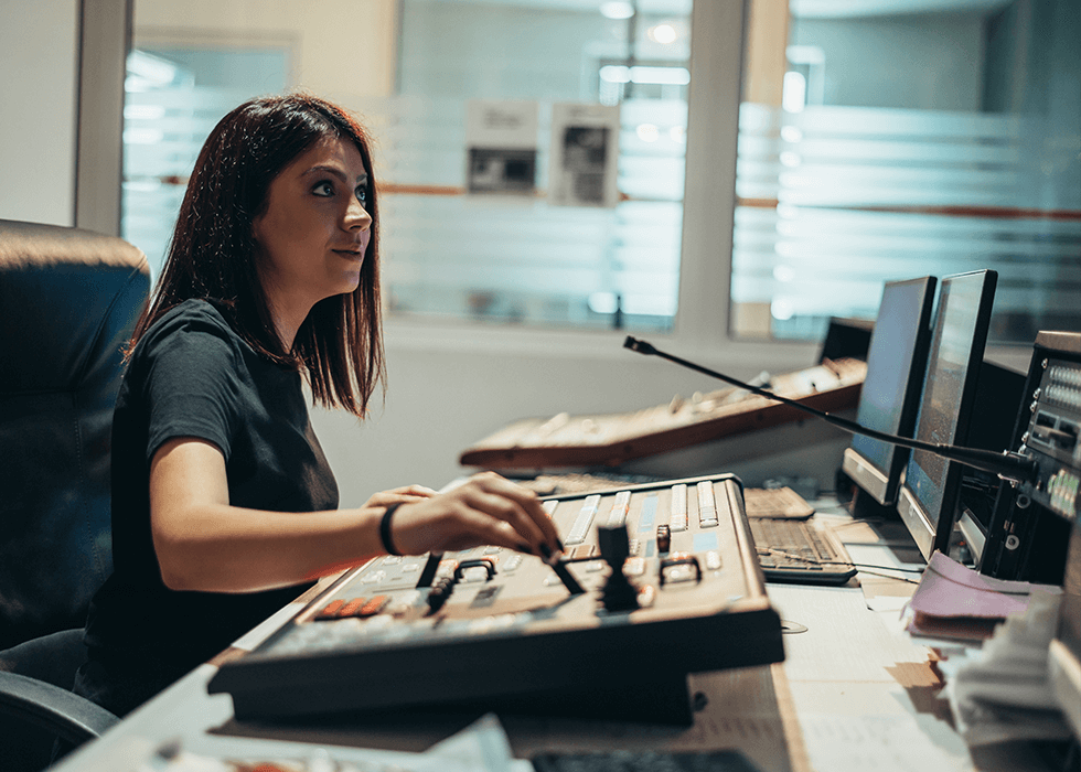 broadcast_tools Woman working in broadcast